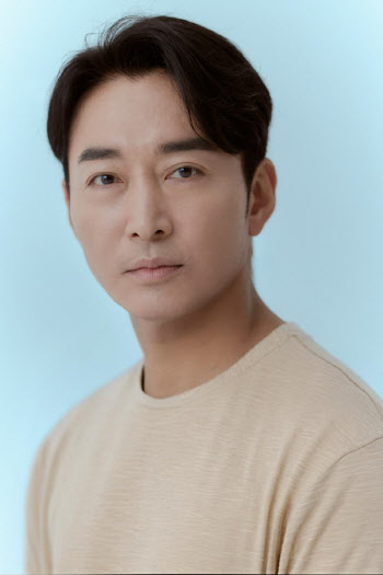 정욱, 방송국 국장으로 변신…'사랑을 처방해 드립니다' 캐스팅