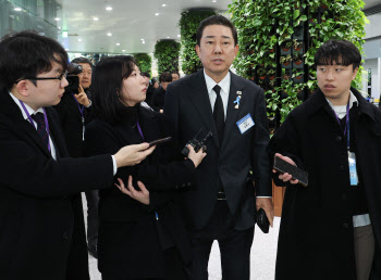 김병기 ‘갑질 의혹’ 확산일로…30일 입장표명 속 거취 주목