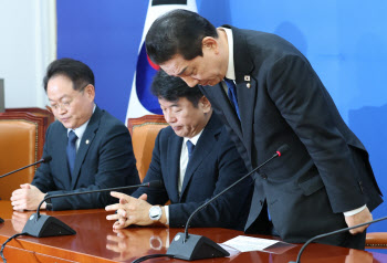 국민의힘 "김병기 사퇴, 사필귀정…의원직까지 사퇴해야"