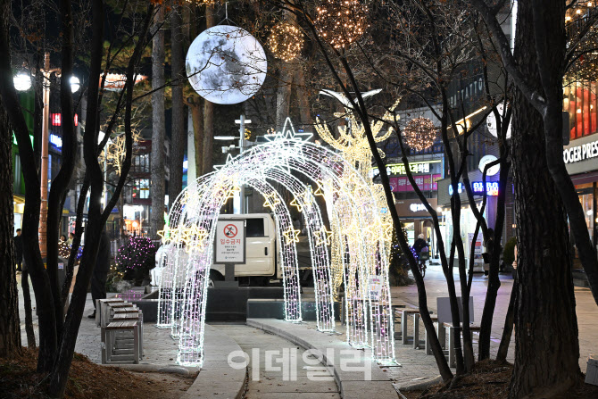 의정부 행복로 '통큰세일 및 빛 축제' 시민·상인 '호응'
