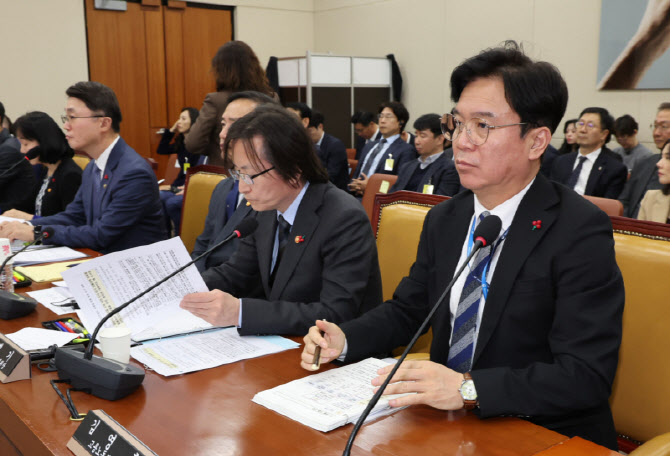 노동장관 “쿠팡 택배노동자 사망, 산재 해당…위반소지 전수조사”