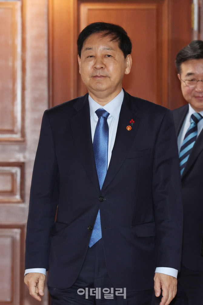[포토]회의 참석하는 구윤철 경제부총리