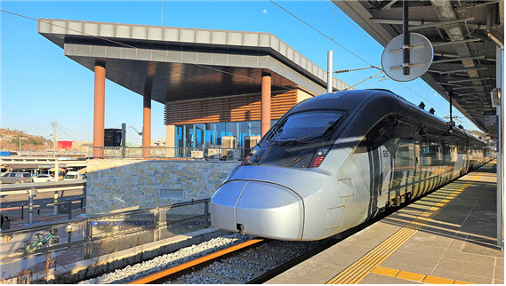 동해선 KTX-이음, 개통 첫날 2000명 이용