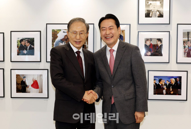 [포토]장동혁, '새해 맞아 이명박 예방'
