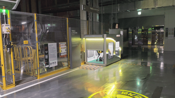 로봇경비의 새벽순찰 동행…화재 예방·환자 보고도 `척척`[르포]