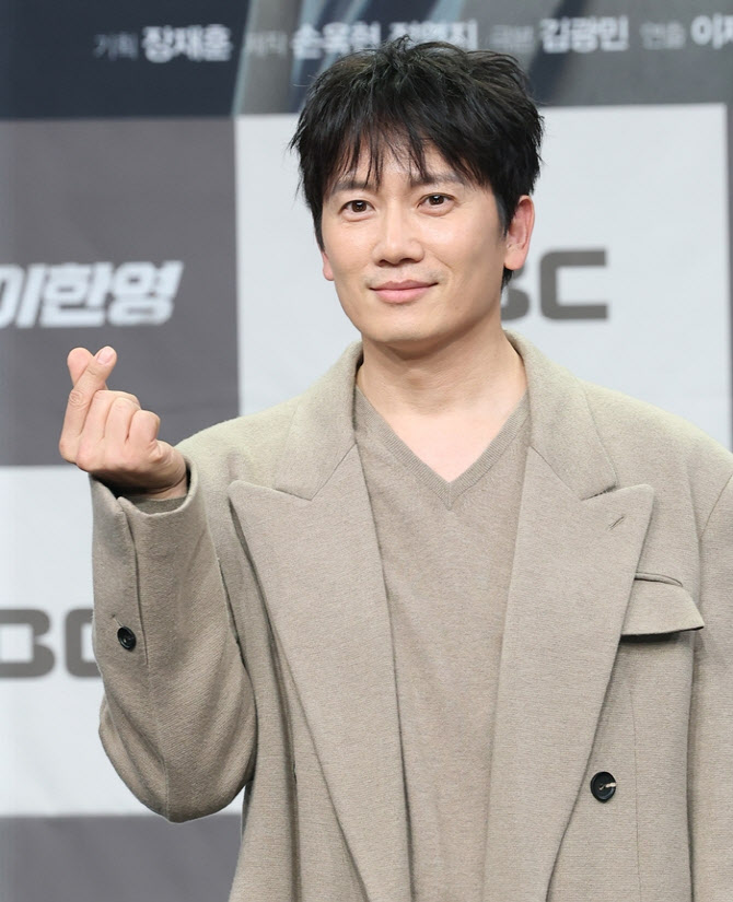 지성 "'킬미힐미'처럼 잘 만들고 싶었다…10년 만의 MBC" (판사 이한영)