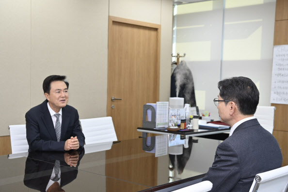 김태흠 충남지사, 새해 벽두부터 현안 드라이브