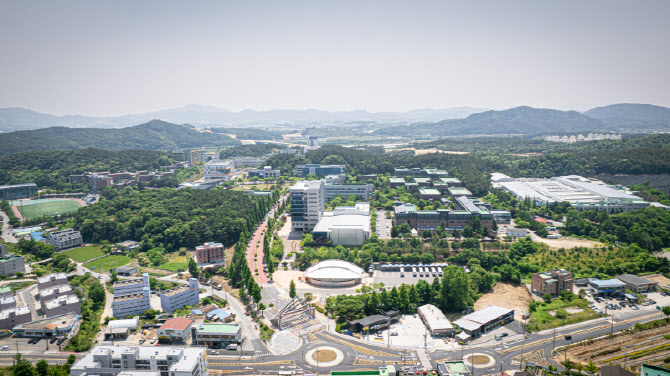 한기대 취업률 82.8%…4년제 대학 중 1위