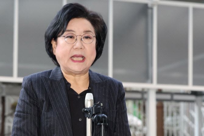 100억대 자산가 이혜훈, ‘무직’ 막내아들 재산도 12억…“000 때문”