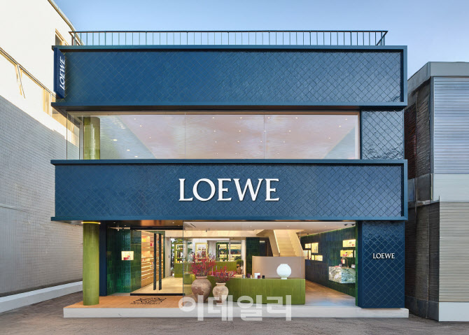 향수 명가 로에베, 세계 첫 플래그십 성수동에 뜬다