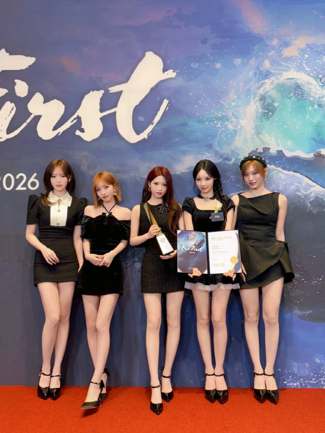 리센느, 여자아이돌 라이징상 수상… 새해 첫 쾌거