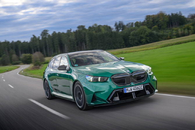 한국차기자협회, 1월의 차에 'BMW 뉴 M5 투어링' 선정