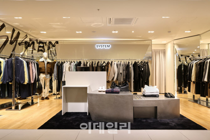 “파리 심장부 뚫었다”…한섬 시스템옴므, 佛 라파예트 입점
