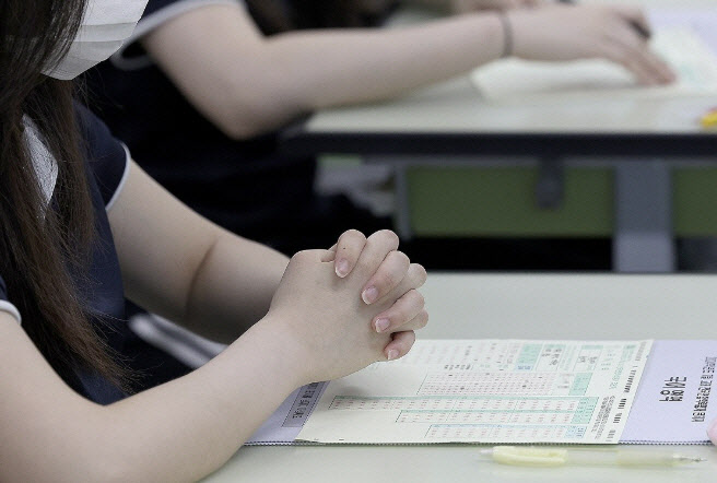 하루 6시간도 못 자…"학교 그만두고 싶다"는 고교생들