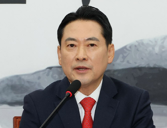 [속보]장동혁 "과거 잘못 되풀이하지 않아...계엄과 탄핵 강 건너 미래로"