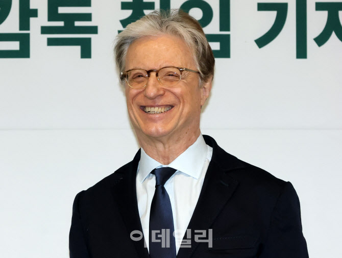 [포토]밝게 웃는 로베르토 아바도