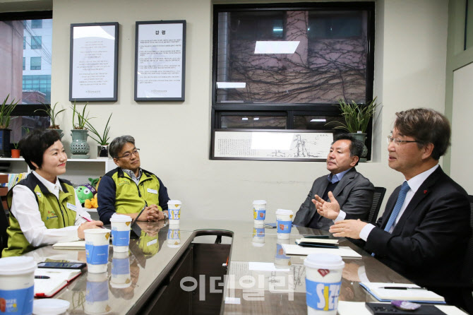 경사노위 위원장, 한국노총 산별노조 간담회…현장 행보