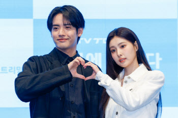 아카소 에이지 "강혜원과 호흡 최고…문화 차이 못 느껴" (첫입에 반하다)