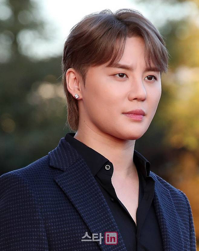 김준수, 17년 만에 SBS도 뚫었다…'미운 우리 새끼' 출연 [공식]