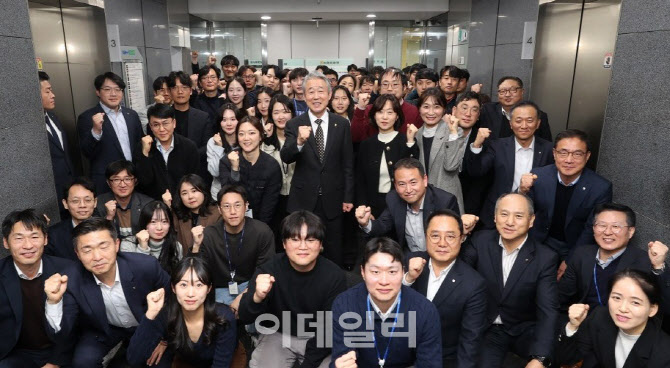 [포토] 임직원 소통행보 나선 강호동 농협 회장