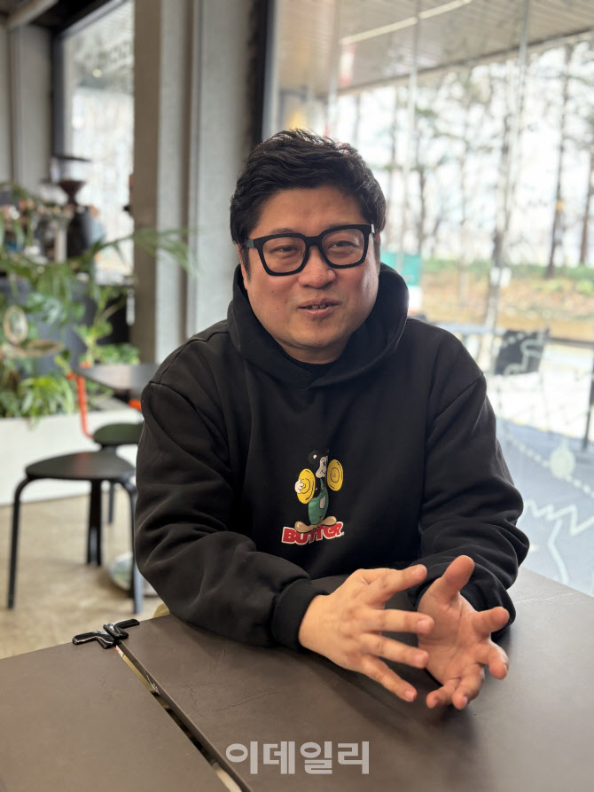 "한국서 시작한 쥬라기공원TCG, 이제는 14조 세계 시장으로"