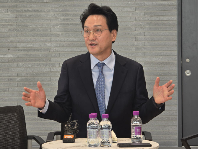 안민석 "2월 중 경기도내 민주당 시장들과 '벽 깨기 당' 출범"