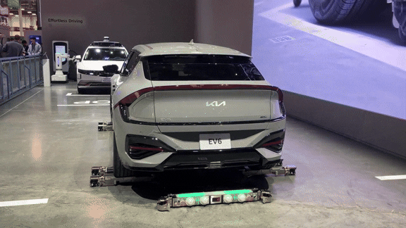 현대차그룹의 전방위 로봇 공세…주차도 車 충전도 척척