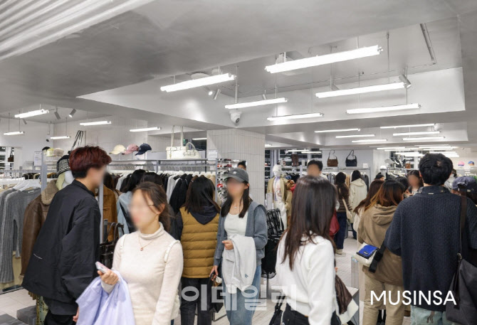 무신사 중국 진출 100일 성적표…거래액 100억 돌파