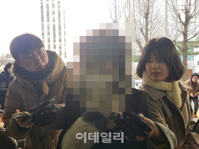 경찰, '김병기 공천헌금 탄원' 前구의원 연일 소환조사