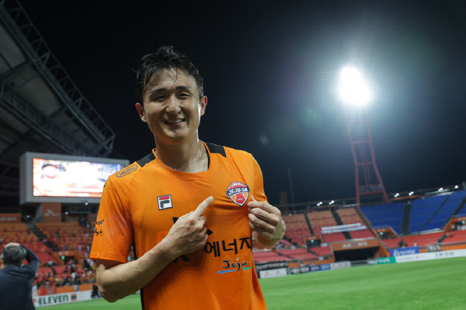 '남다른 제주 사랑' 임창우, 2026년도 제주SK FC와 함께 간다