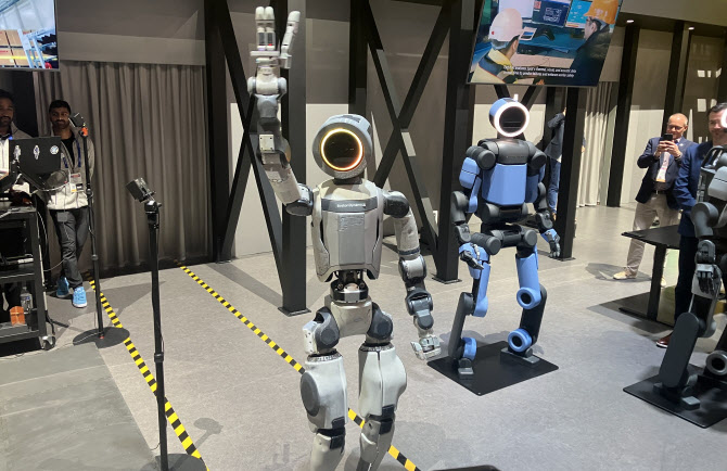 단점 투성이 이족보행 로봇, 그래도 만드는 이유는?