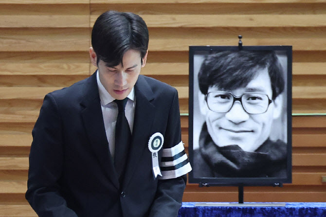 "착한 사람이 되거라"… 안다빈, 父 안성기 편지 공개[전문]
