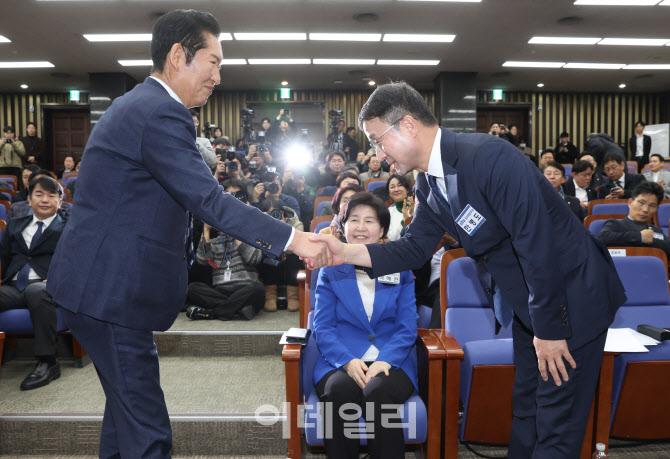 [포토]한병도, '민주당 신임 원내대표에 당선'