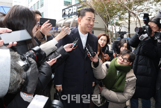 [포토]김병기, '무고함 밝혀지도록 충실히 답변'