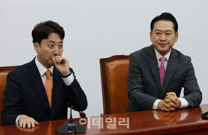 [포토]통일교·공천헌금 특검 연대, '회동하는 장동혁-이준석'