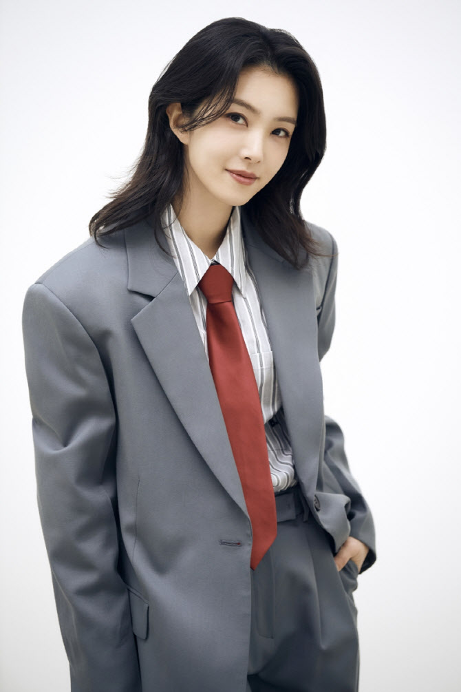 강지영 전 아나, 예능 본격 행보…티엔엔터 전속계약