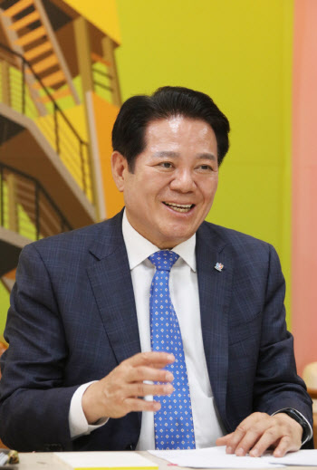 '압도적 프리미엄' 최대호, 차기 안양시장 적합도 40% '1위'