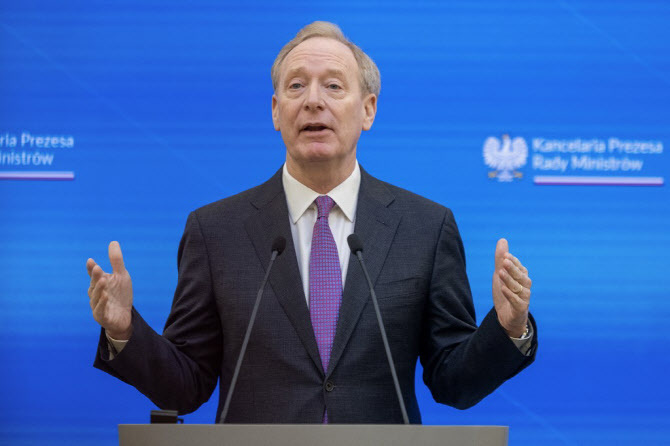 “中딥시크, 서방 이외 AI 시장서 美보다 우위”…MS의 경고