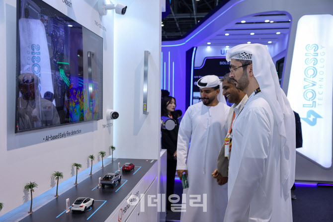 한화비전, 중동서 '극한 환경 특화' AI 카메라 첫 공개