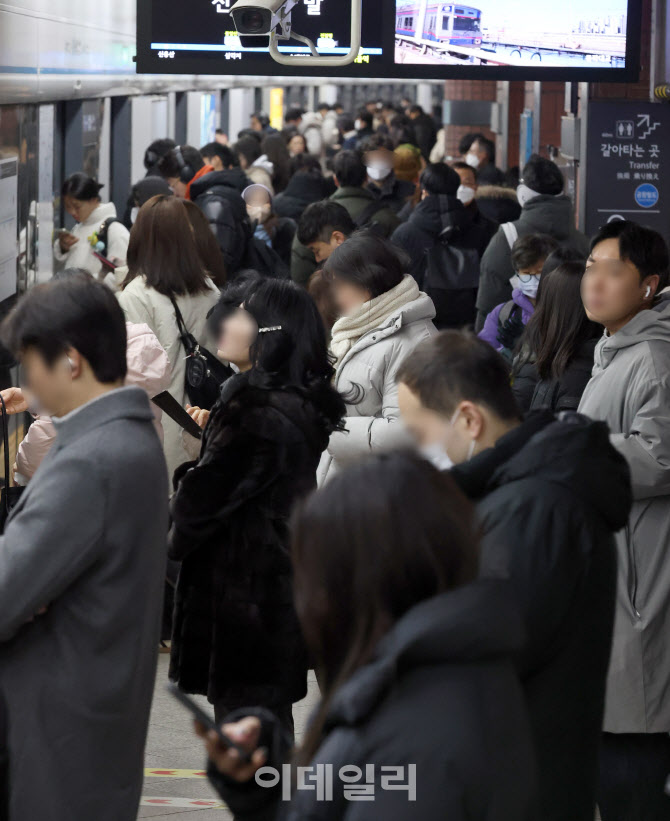 [포토]서울 시내버스, 파업 이틀째 지속