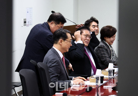 국힘 소장파 "한동훈 제명 재고해야"…의총소집 촉구