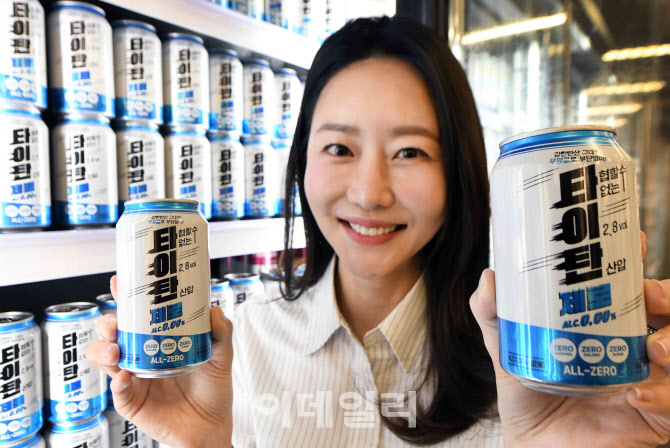 홈플러스, 800원 무알콜 맥주 내놨다…‘타이탄 제로’ 출격
