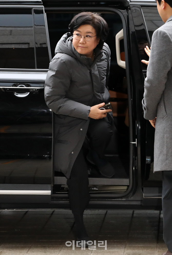 [포토] 하차하는 이혜훈 기획예산처 장관 후보자