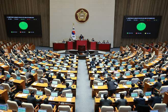 스테이블코인 ‘입법 전쟁’ 불붙는다…내일 野-20일 與 담판