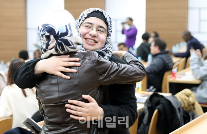 외국인 장학생 지원사업에 ‘난민 전형’ 신설