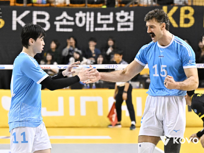 '우승후보' 대한항공-현대건설, 나란히 4연패-3연패 탈출