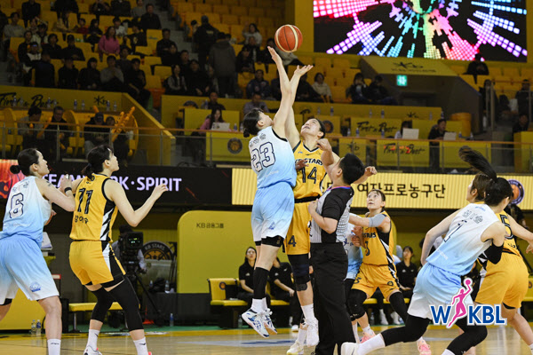 '시간 지났는데 심판이 없네?' WKBL, 경기 지연 사태에 공식사과