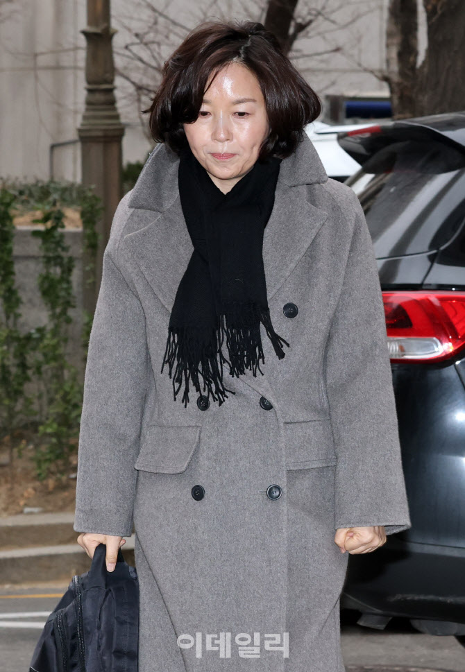 [포토]포토라인 향하는 김경 서울시의원
