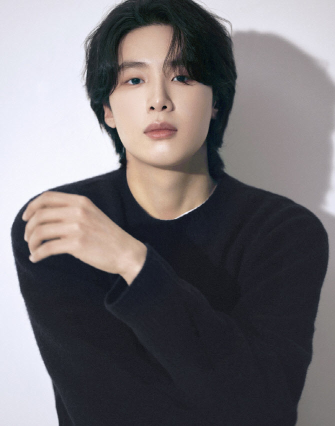 '학폭 의혹' 김동희, 활동 복귀하나…네오스엔터테인먼트 전속계약