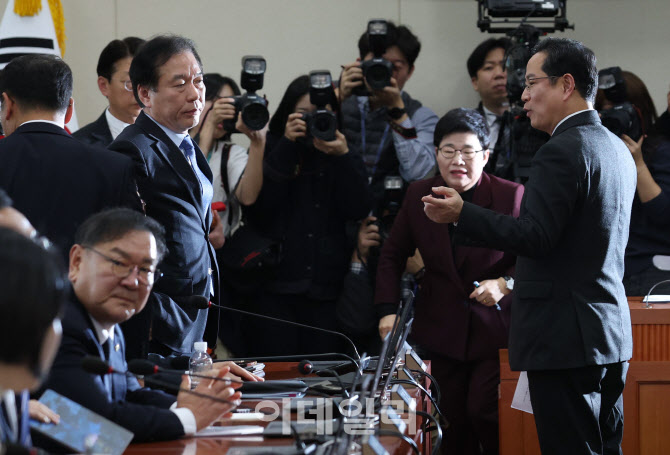 [포토]이혜훈 인사청문회 파행, '여야 간사 추가 협의'
